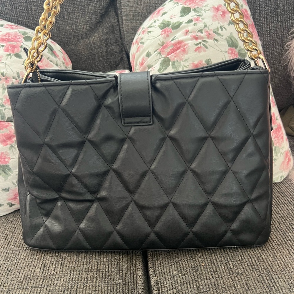 Steve Madden Black Quilted Crossbody Handbag w/ Gold Chain - Picture 3 of 14